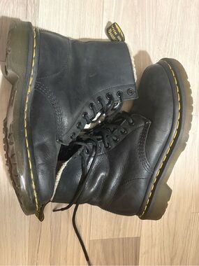Women’s Dic Marten Black Lace-Up Leather Boots